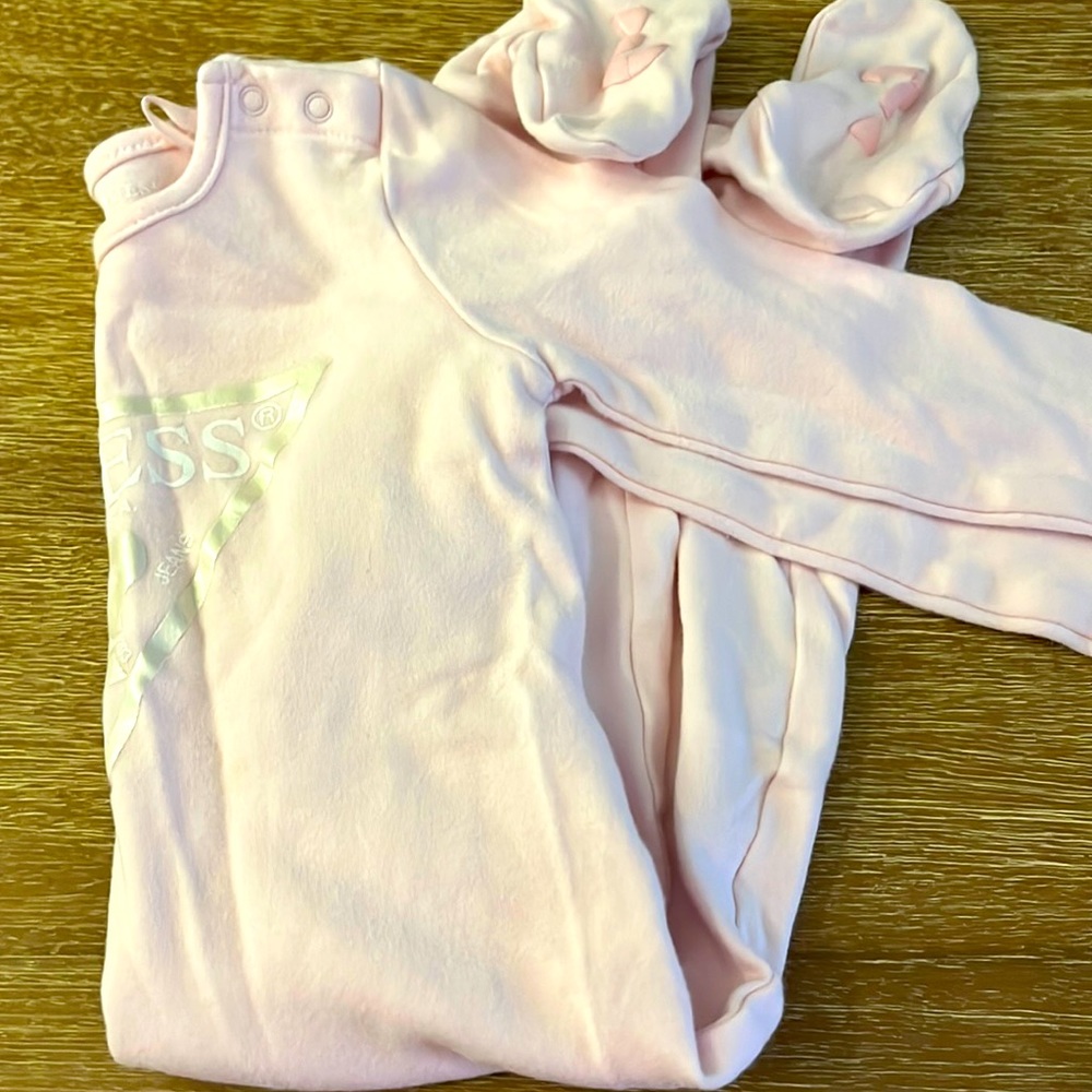 GUESS super soft onesie baby pink